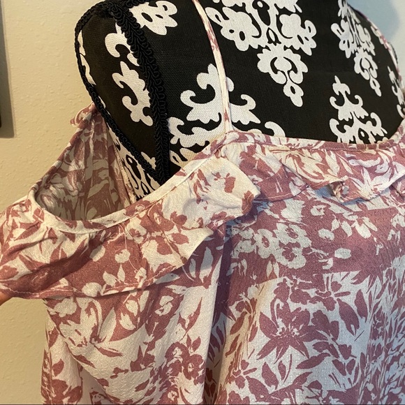 LUSH Spaghetti Strap Cold Shoulder. Size M - Picture 2 of 5